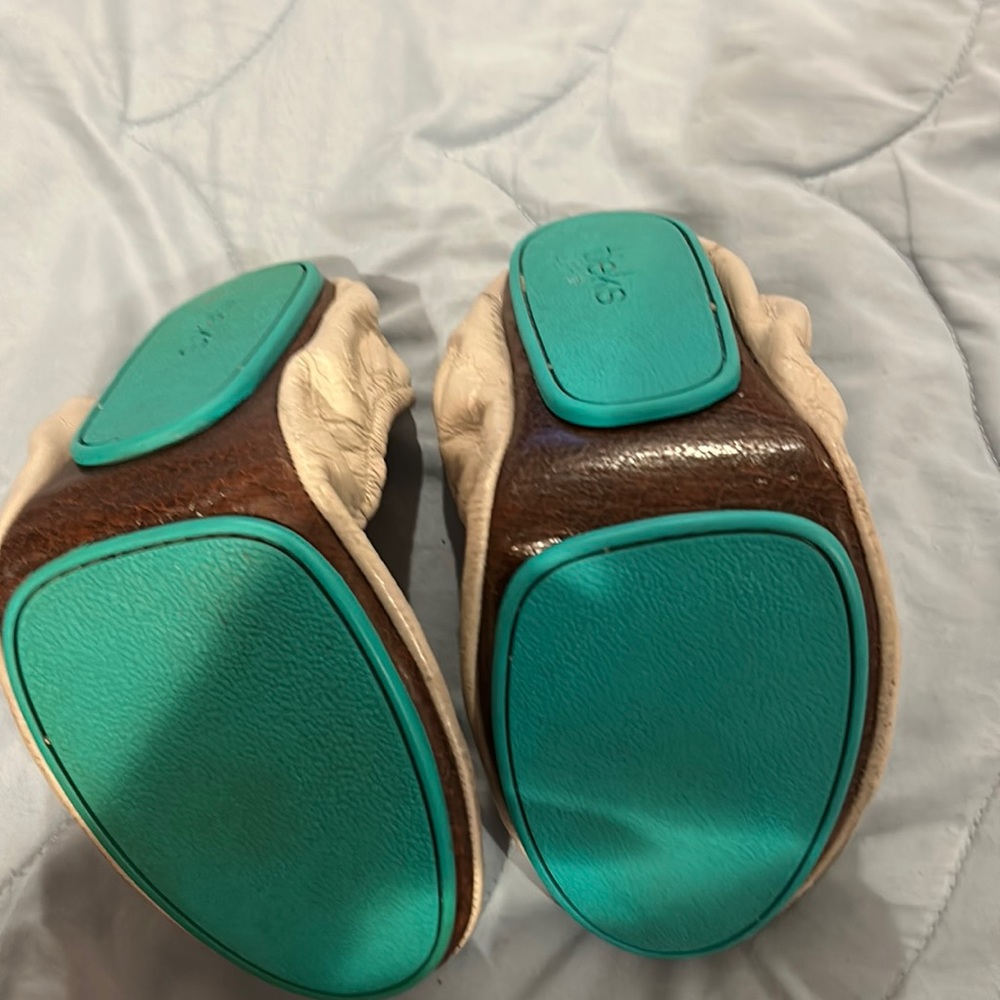 Good used condition light grey Tieks